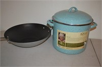 Paula Dean Twelve Quart Covered Stockpot