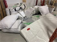 Lot of Asstd Bedding etc