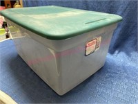 Sterilite clear tote w/ green lid (58qt)