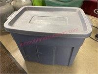 Blue heavy duty 18gal tote w/ lid