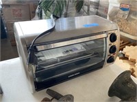 B&D Toaster Oven