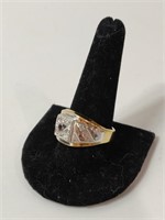18KGE MEN'S CZ RING, NICELY DETAILED, HEAVY
