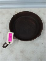 Lodge 12-in cast iron skillet