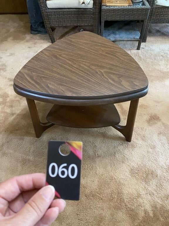 Mid Century End Table 28"x20"H