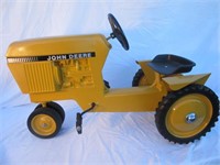 Ertl John Deere Pedal Tractor,