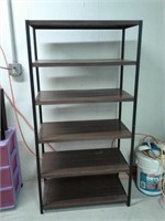 Metal shelving unit