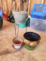 Pots & Holder. USA.