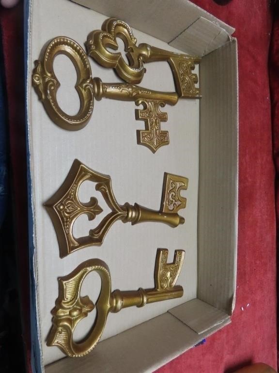 (4)Vintage cast aluminum Sexton skeleton keys