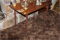 ANTIQUE SEWING TABLE WITH INLAID YARD STICK