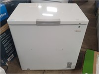 Midea - 7.0 Cu Ft White Chest Freezer