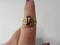 10kt Gold sz7.5 early H.S. Ring w/ Pink Stone 4.3g
