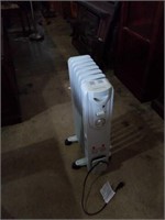 Stand up radiator heater. 25x40.