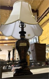Decorative Resin Vase Lamp