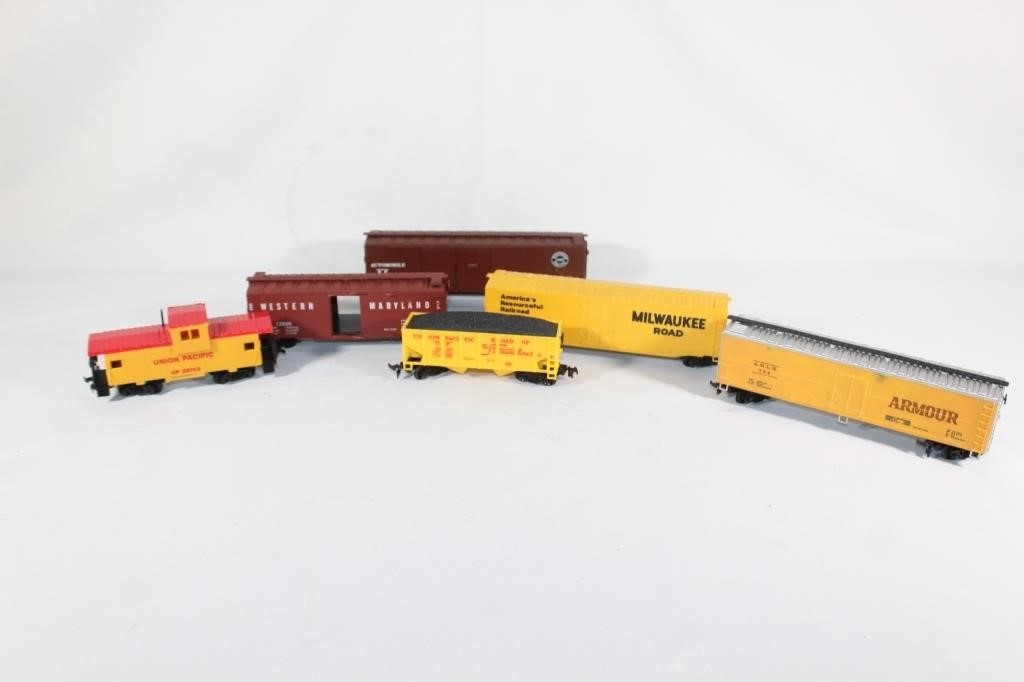Lot of 6 HO Train Cars, Milwaukee, W. MD, Union et