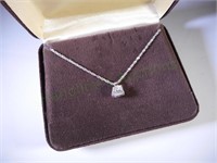 Stunning 14kt white gold diamond solitaire necklac