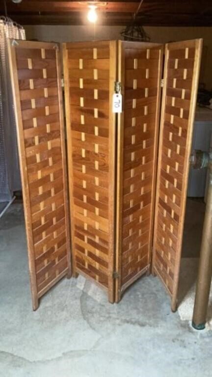 Retro Wood Dressing Screen