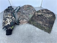 2 camouflage mesh masks and hand muff