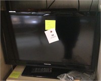 Toshiba 32" TV with remote used