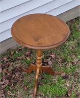 23" tall Ethan Allen Lamp Side Table Round