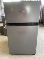 Hisense 3.1 Cu Ft Compact Refrigerator - Dent