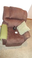 Electric Lift Chair w/Remote / Pillow Lot