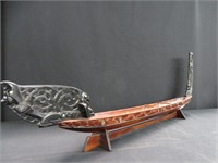 CARVED WOODEN MODEL CANOE ON STAND