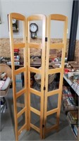 FOLDING PHOTO ROOM DIVIDER