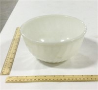 Fire-King oven ware bowl