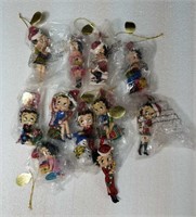 Assortment of Betty Boop ornaments approx 3 to 4