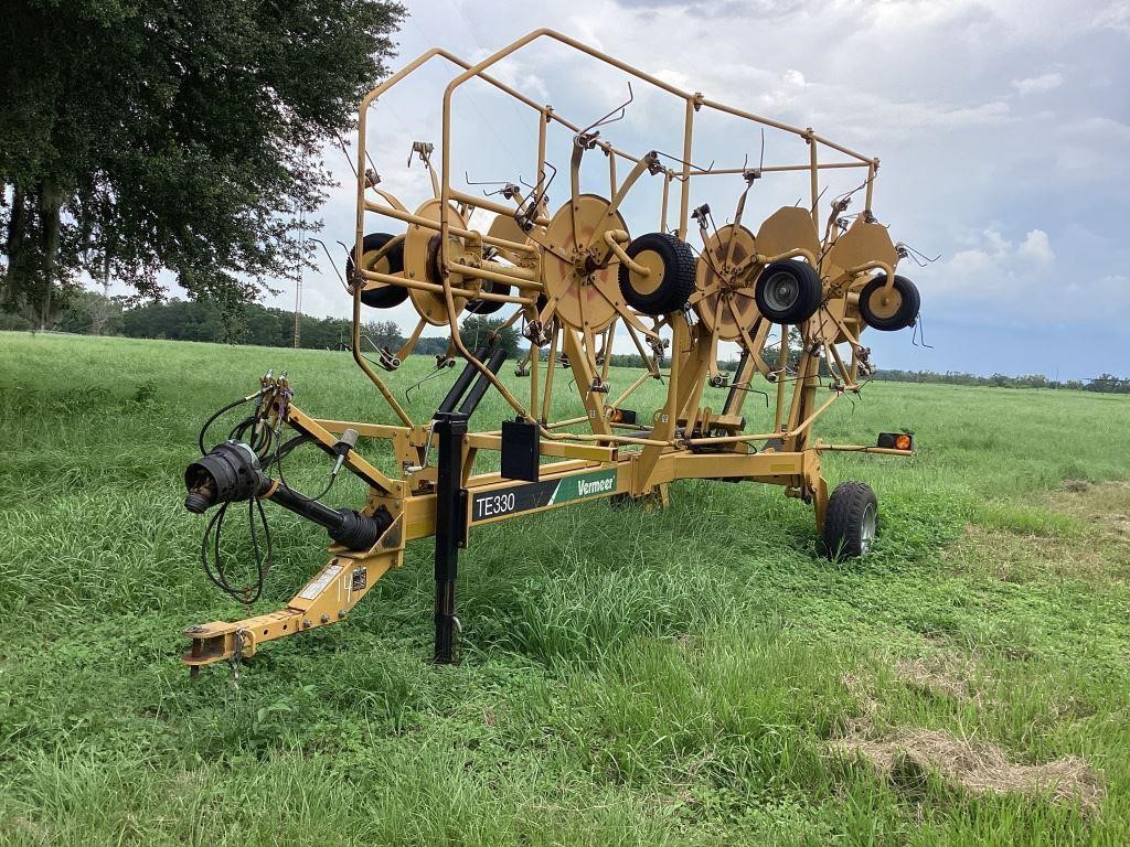 Vermeer TE330 Tedder