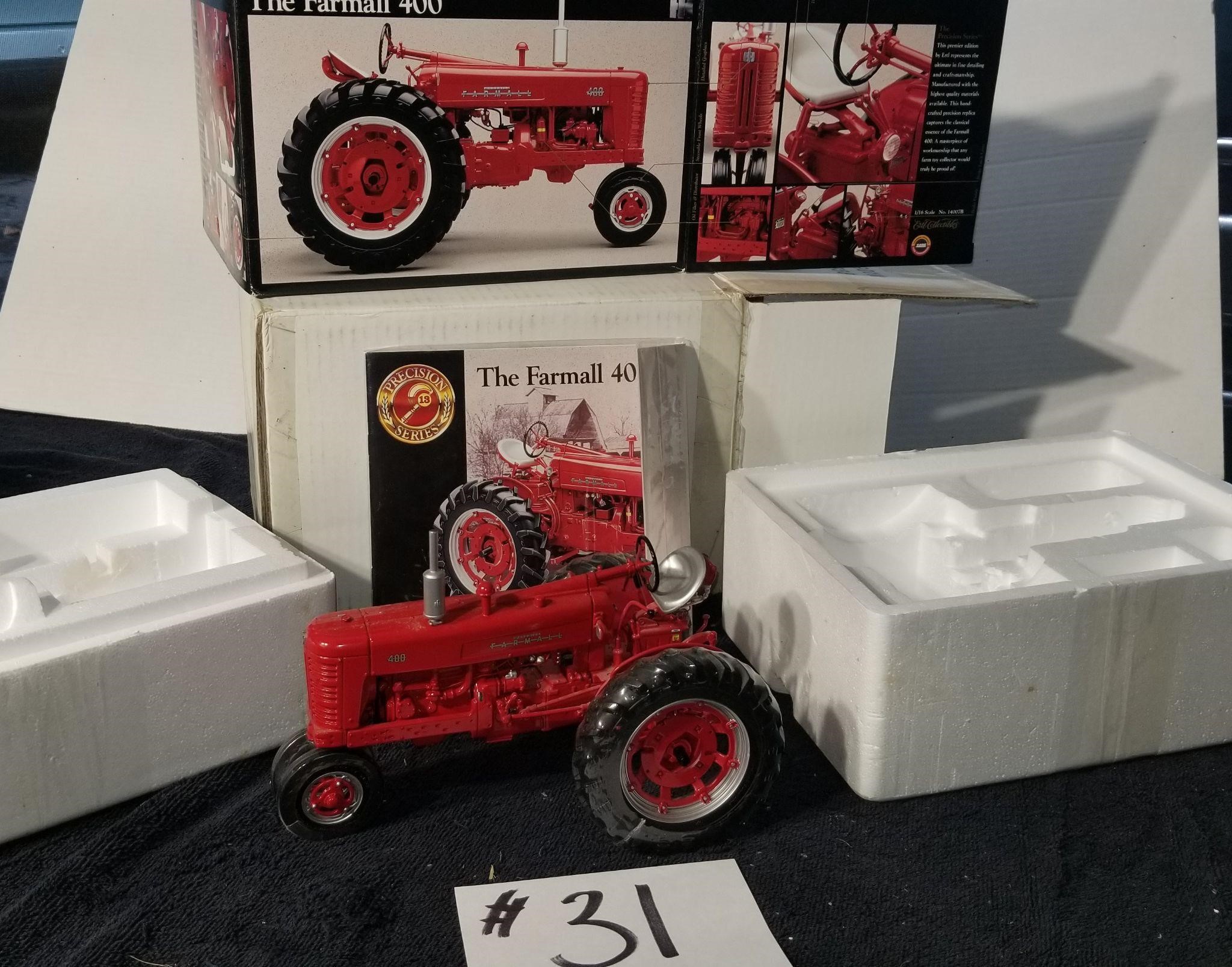 1954 Farmall 400 1:16 scale Die Cast Tractor