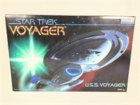1995 Revell Star Trek U.S.S. Voyager Model Kit