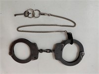 SMITH & WESSON ORIGINAL POLICE HANDCUFFS w/ KEY