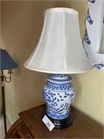 Blue /white procelain ginger jar desk lamp
