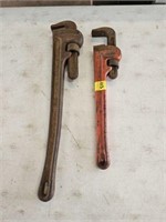 2 Pipe Wrenches
