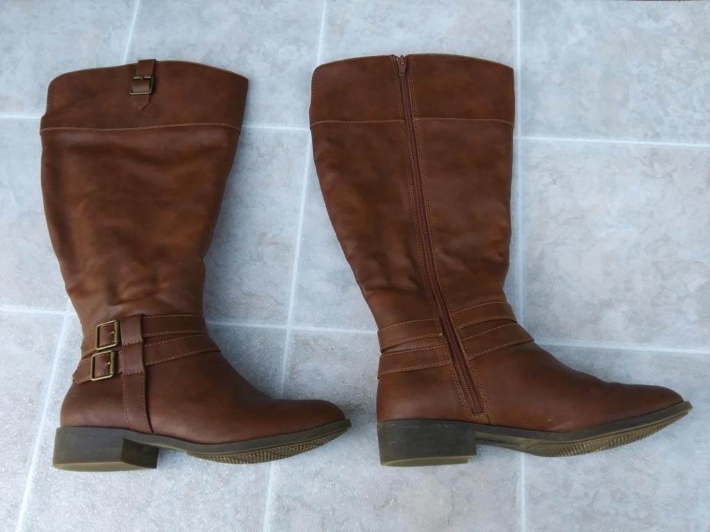 F1) American Eagle Zip Up Boots, 8W, Like New