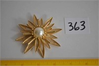 Large Broach marked CATHE