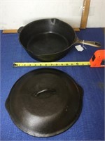 Wagner Ware 11 inch cast iron skillet with lid