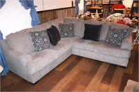 Sectional Sofa / Couch     ( Slighty Used)