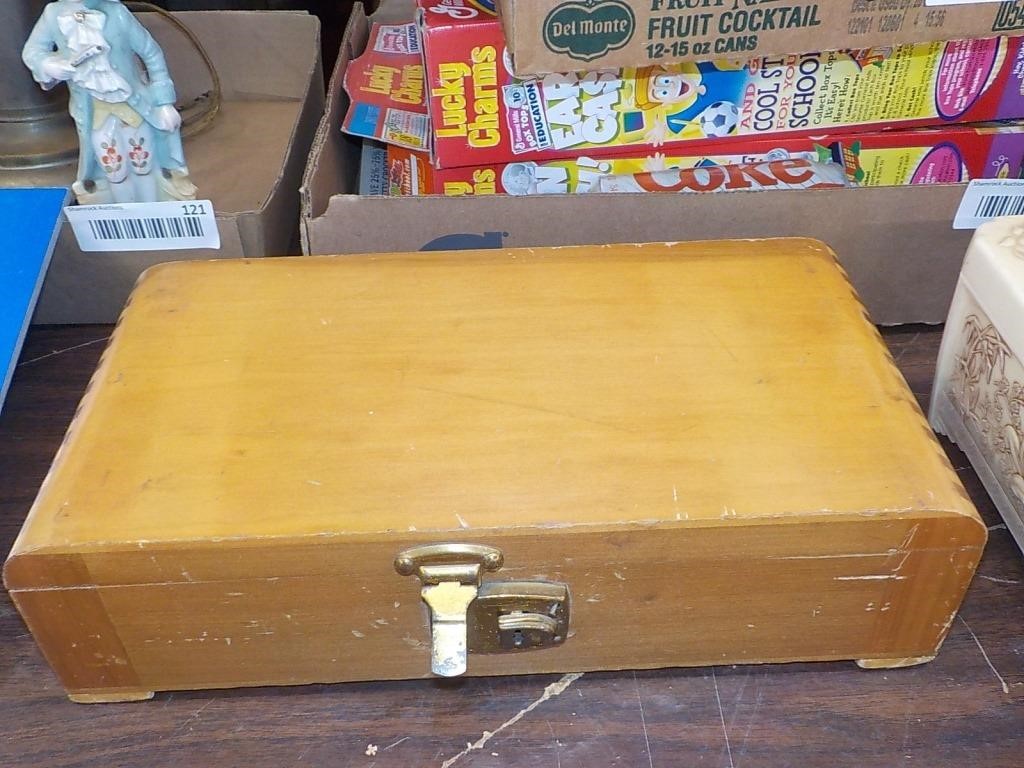 Small Collectibles Online Auction