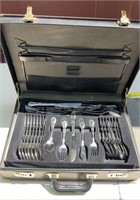 Stainless steel flatware set  OFFSITE PICKUP