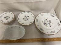 Complete floral dish set