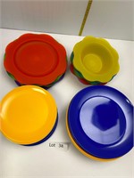 Lot of Plastic Plates & Bowls