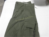 Amazon Essentials men's shorts - size 38
