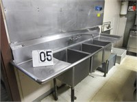 Aero (mfg) 3 Bay Stainless Steel Sink