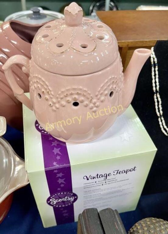 NEW SCENTSY TEAPOT WAX WARMER