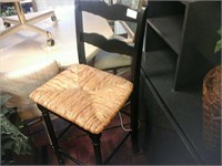 Black wood solo hightop chair