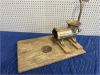 MEAT GRINDER WITH TWO PLATES