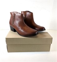 NEW Clark's Women's Boots (Size: 9 1/2)