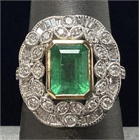 18KT WHITE GOLD EMERALD & DIAMOND RING SIZE 7,